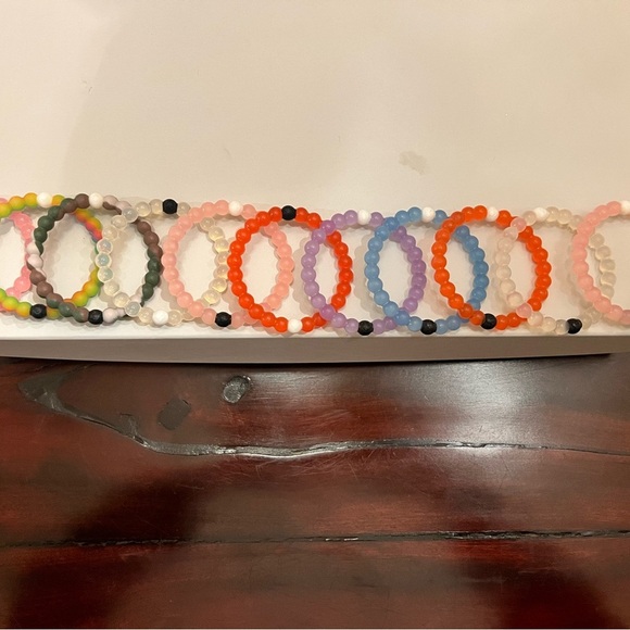 Lokai - 11 Bracelets - Picture 7 of 15